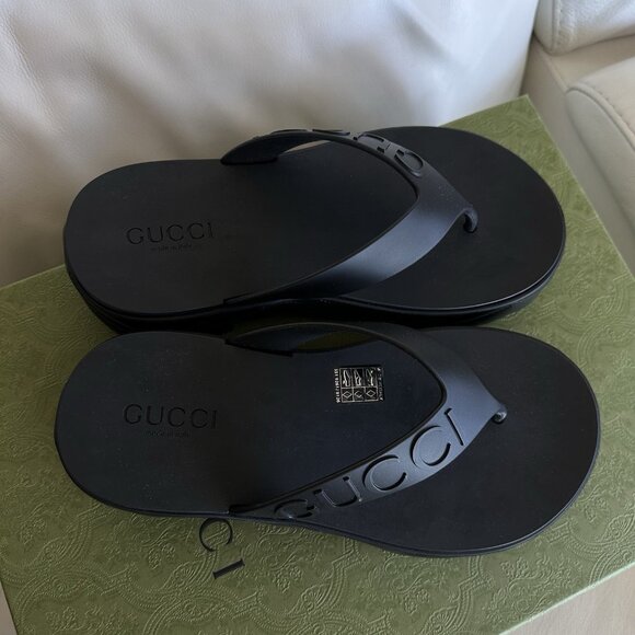NEW GUCCI  Rubber Chevron Logo Embossed L Thong Platform Sandals Sz 39 Black - Picture 4 of 6